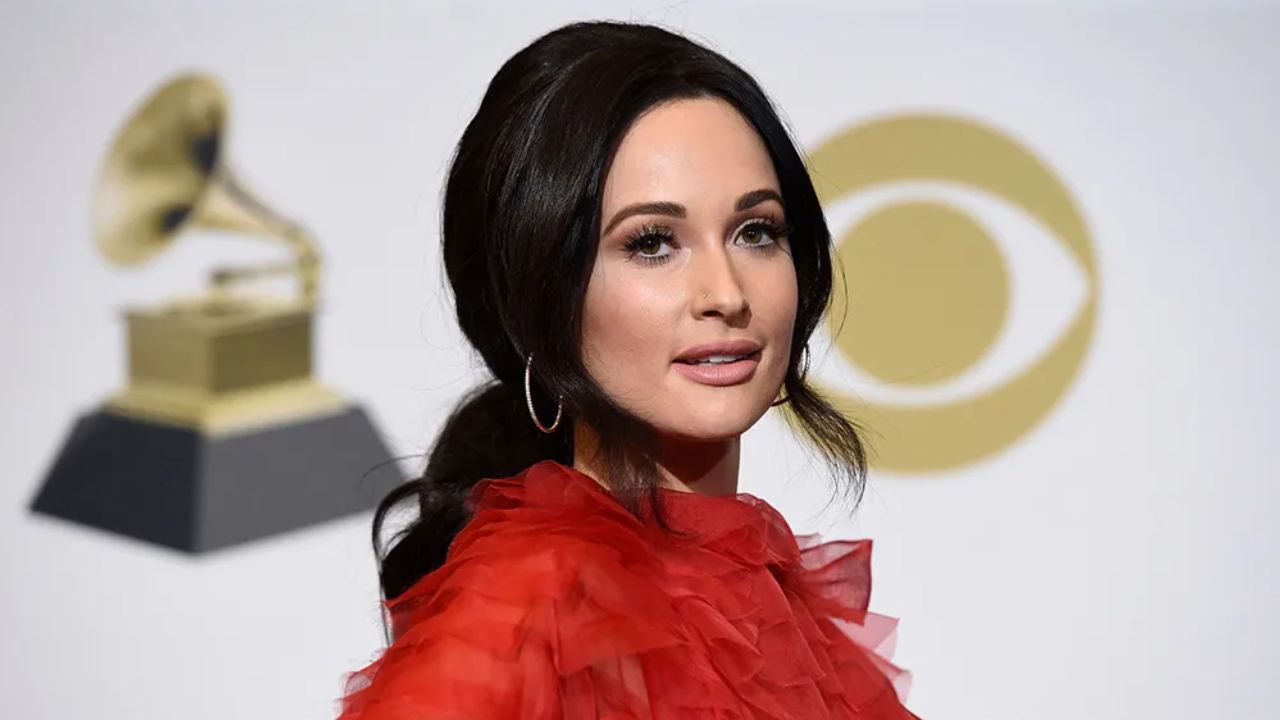 Kacey Musgraves may have put on weight because of PCOS. houseandwhips.com