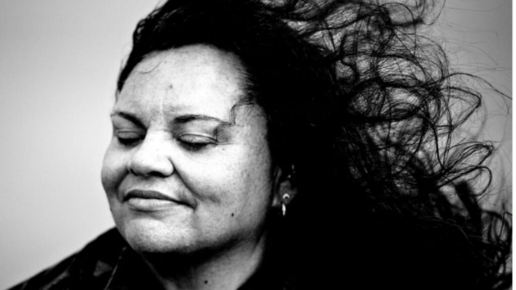 Keala Settle Had to Undergo Weight Loss to Stay Healthy houseandwhips.com