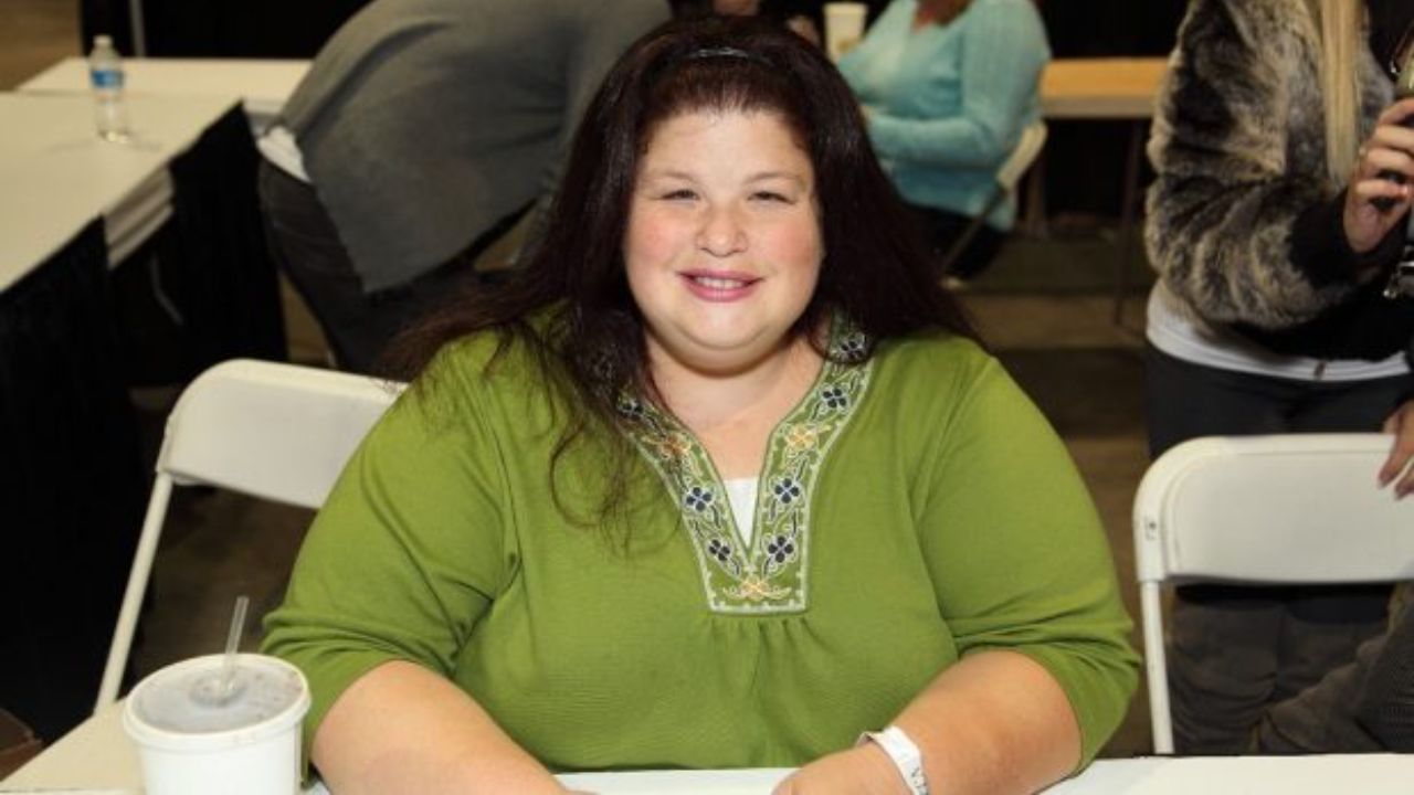 Lori Beth Denberg does not seem to have any plans to lose weight. houseandwhips.com