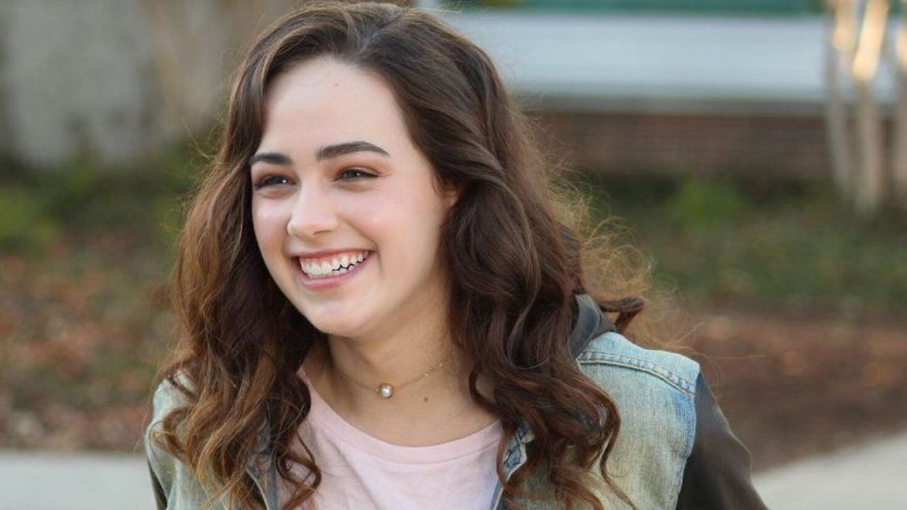 Mary Mouser has had noticeable weight gain over the years. houseandwhips.com