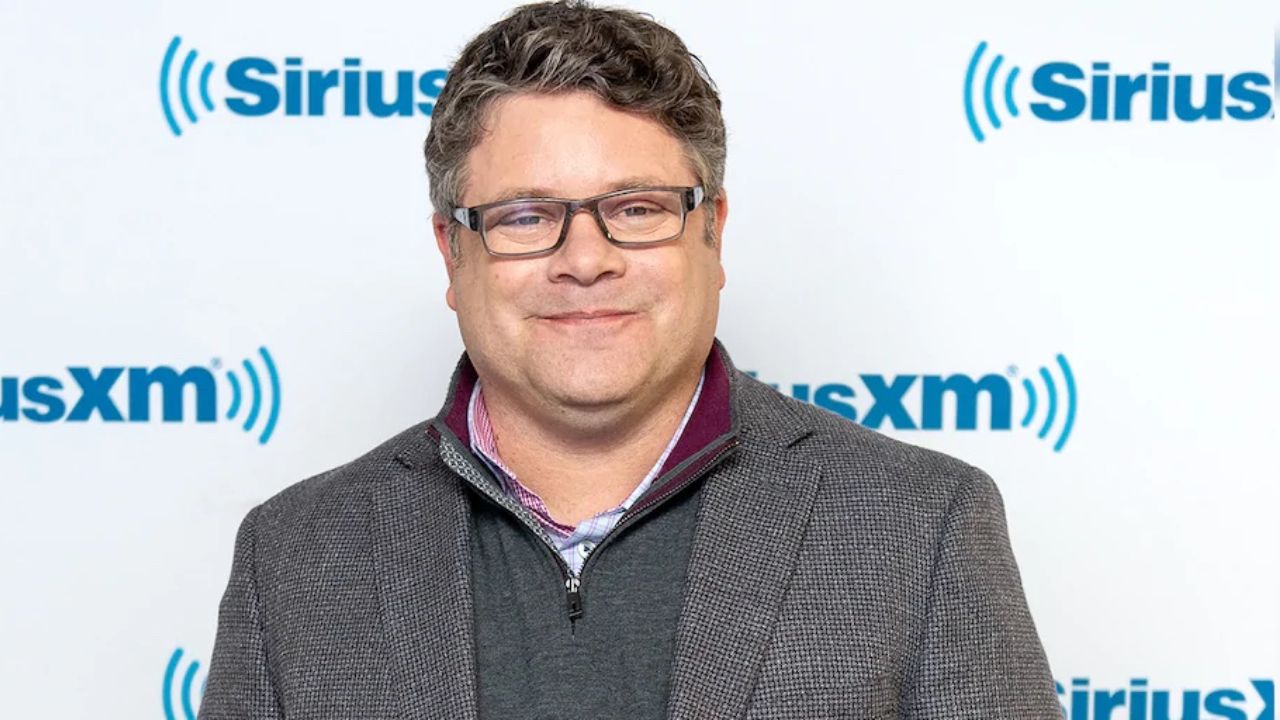 Sean Astin has not had weight gain recently. houseandwhips.com