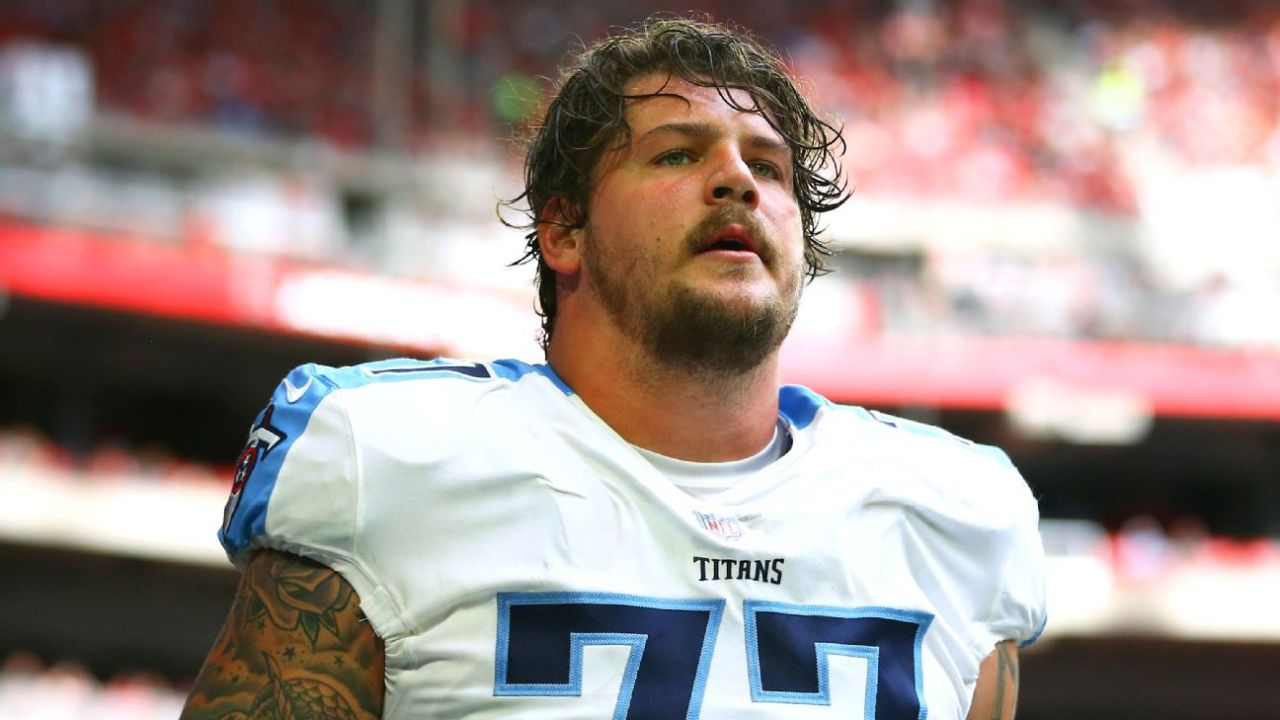 Taylor Lewan says that he can easily gain 30 to 40 pounds in two weeks. houseandwhips.com