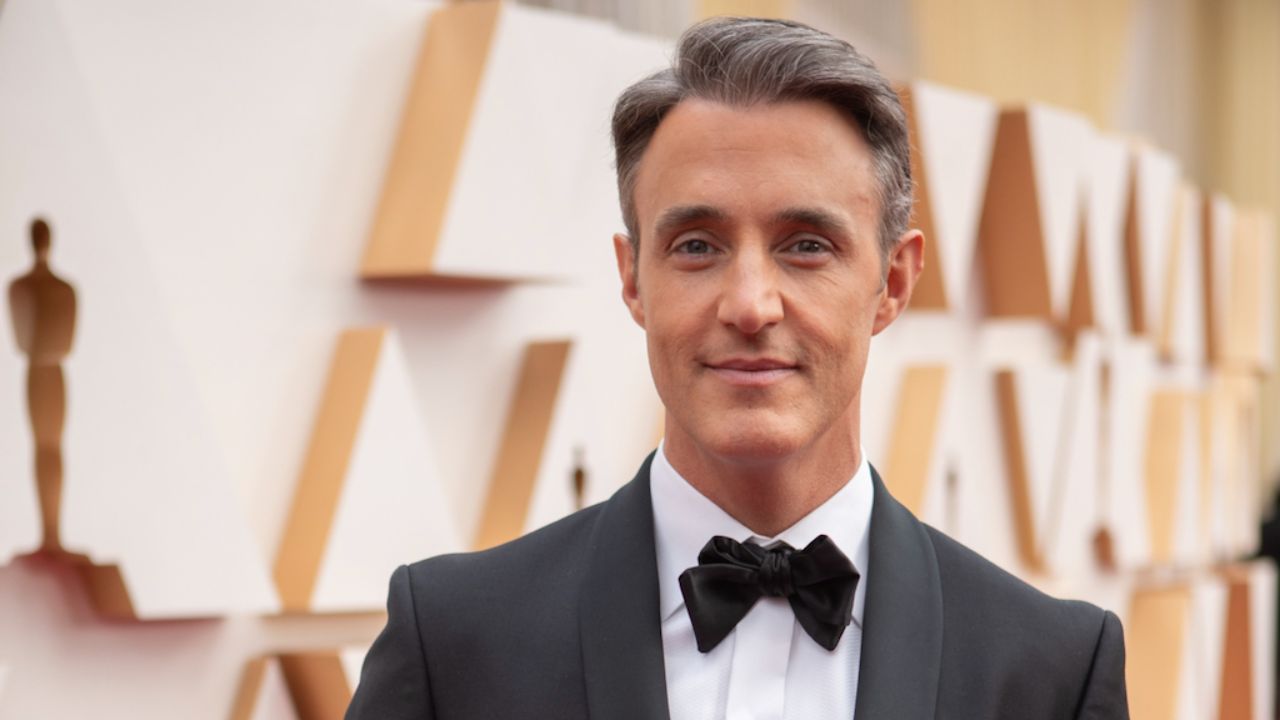 Ben Mulroney has supposedly lost weight because he's sick and has some illness and health problems. houseandwhips.com