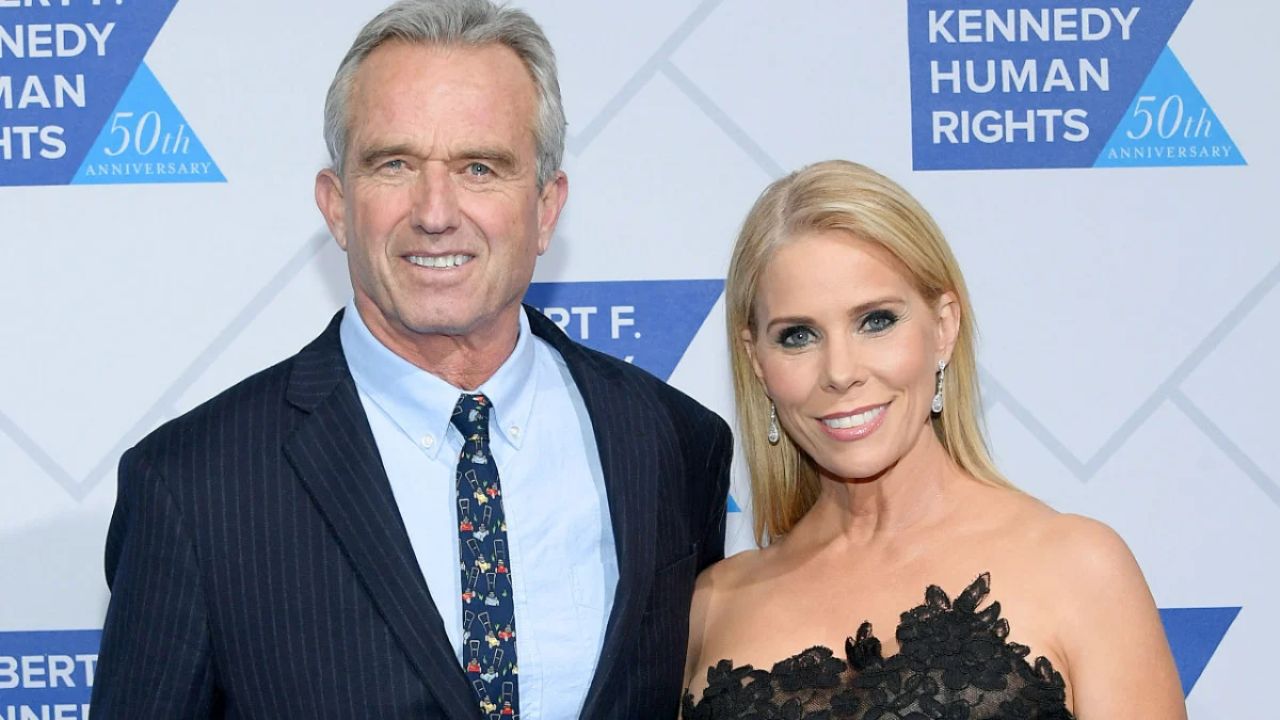 Cheryl Hines' Husband's Anti-Vax Speech and Her Response in a Tweet; Daughter Catherine Rose Young's Accident in 2019 in Details!