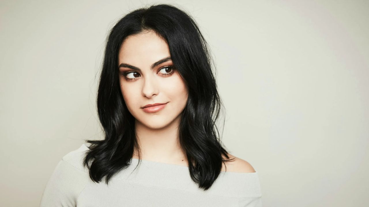 Camila Mendes' Eyebrows: Both Blessing and Curse for The Do Revenge Star!