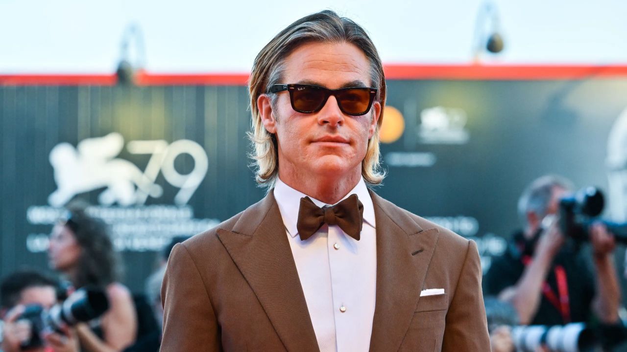 Is Chris Pine Gay? Who is The Don't Worry Darling Star Dating? Or Is The Actor Married?