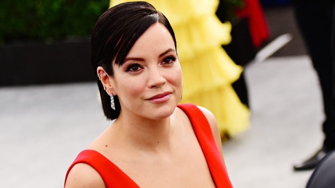 Lily Allen underwent a weight gain of 14 stones after her pregnancy. 