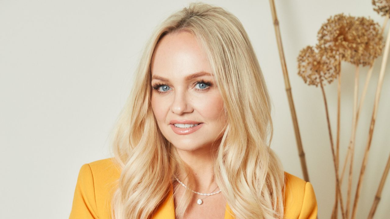 Emma Bunton was a donor to the Nordoff-Robbins charity campaign in 1999, 2001, and 2003. houseandwhips.com