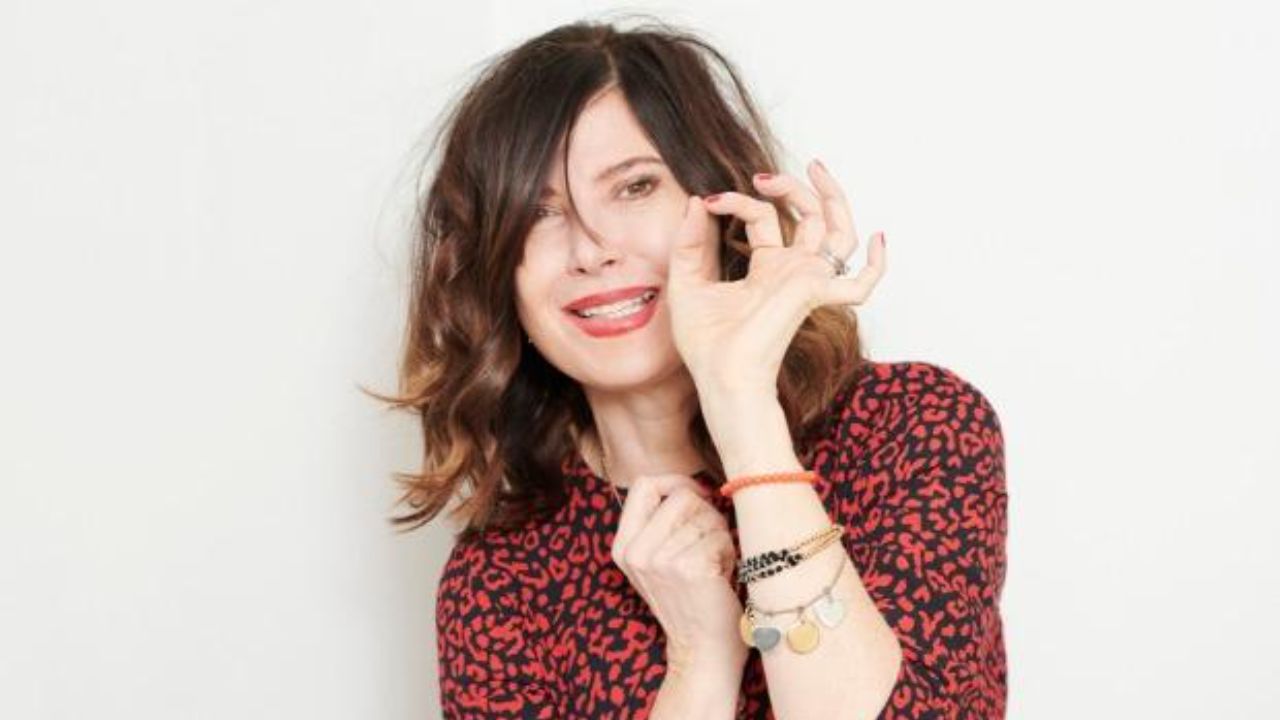 Ronni Ancona is married to Gerard Hall. houseandwhips.com