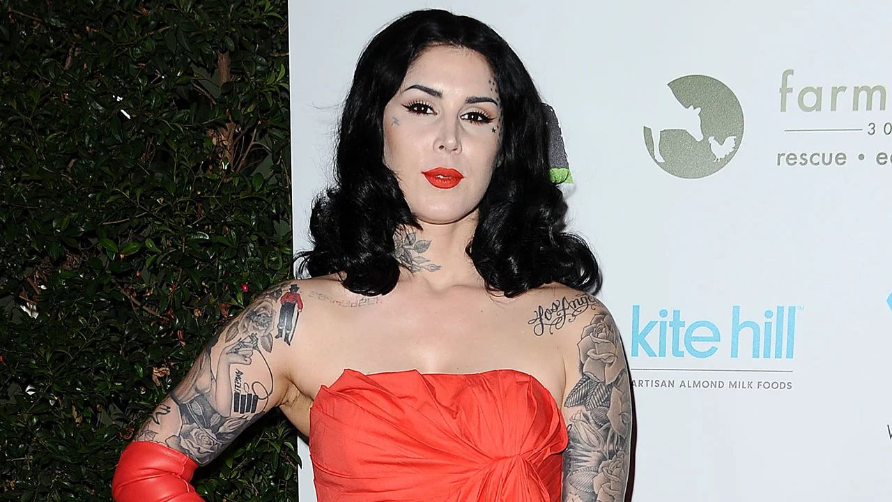 Kat Von D most likely tries to hide her BBL because it's atrocious. houseandwhips.com