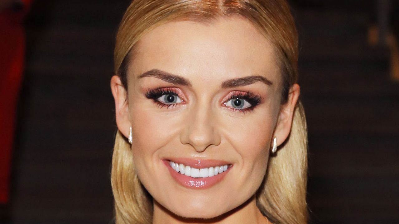 Katherine Jenkins seems to have had plastic surgery. houseandwhips.com