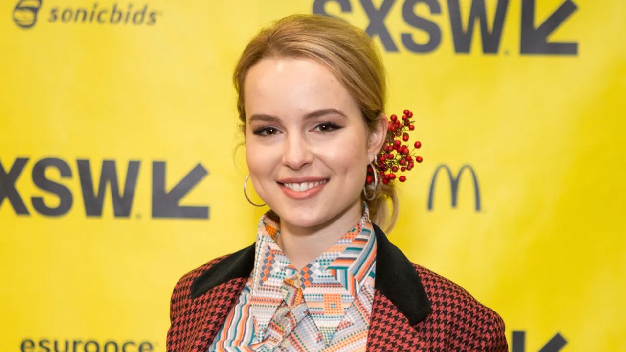 Bridgit Mendler can supposedly travel through time.
houseandwhips.com