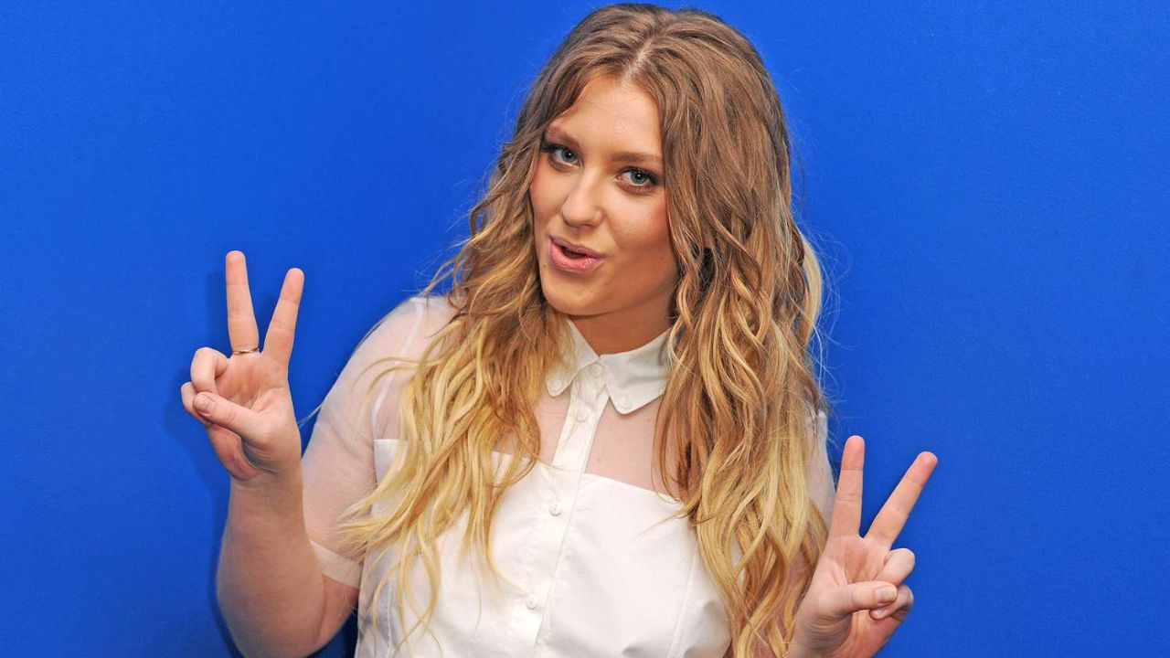 Ella Henderson's physical change since her 'X Factor' days is very obvious. houseandwhips.com