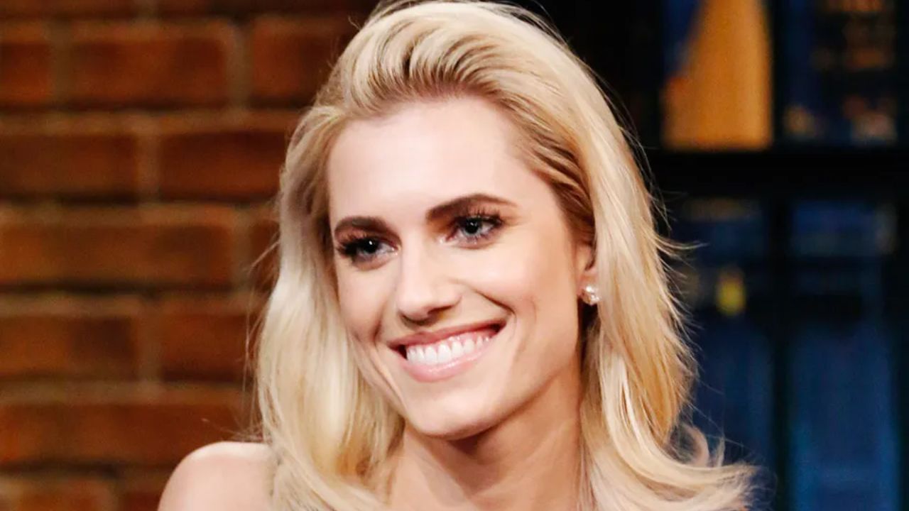 Allison Williams has a nose that is perfectly slim, sharp, and defined. houseandwhips.com