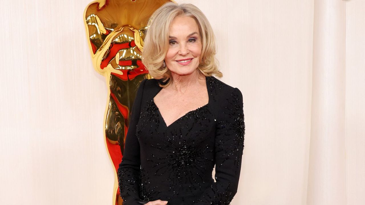 Jessica Lange has sparked cosmetic surgery speculations after her appearance at the 2024 Oscars. houseandwhips.com