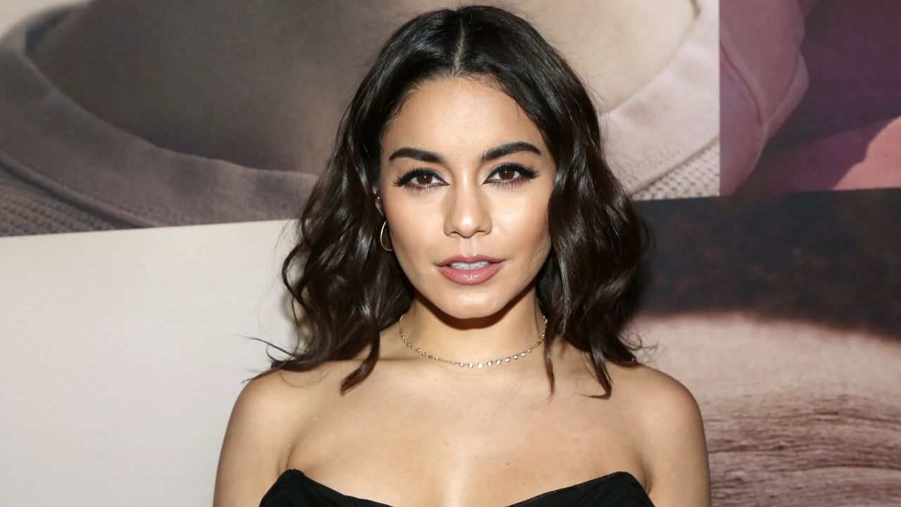 Vanessa Hudgens has obviously gained weight as she is pregnant. houseandwhips.com