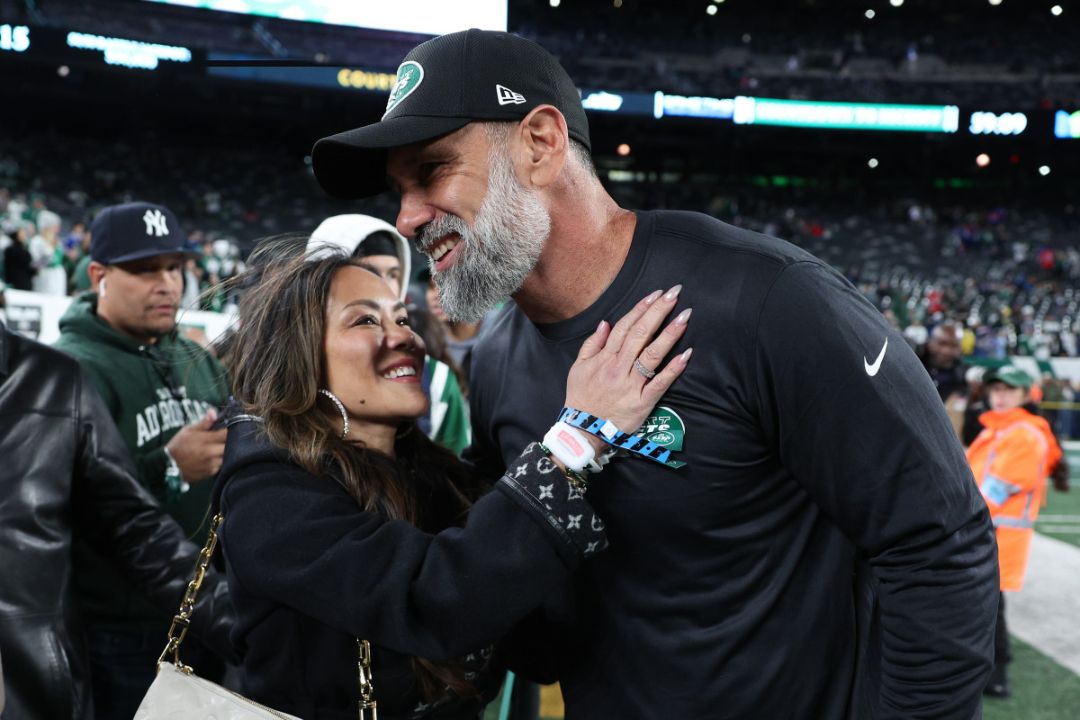 Jeff Ulbrich, Atlanta Falcons defensive coordinator, married his wife Cristina in 1999 and together they've raised three children – Samantha (24), Jax (21), and Jace (19).