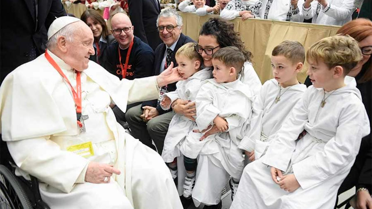 Pope Francis' Wife and Kids Never Married, No Daughter—All About His