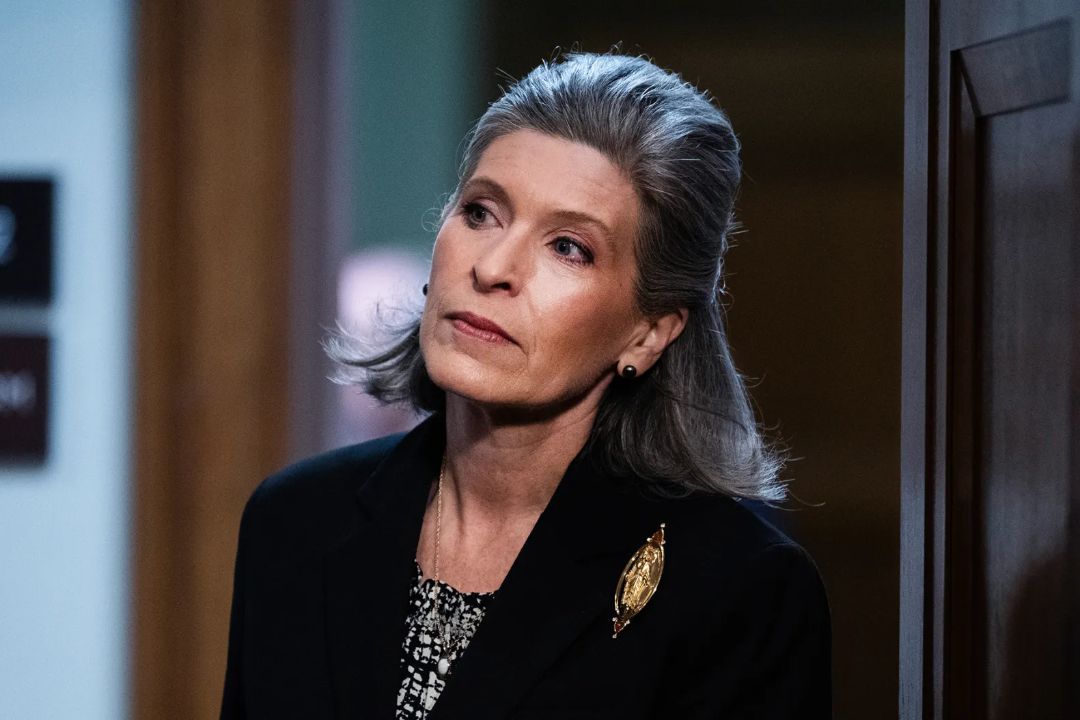 Joni Ernst’s net worth is likely between -$156,963 and $544,999 in 2025.