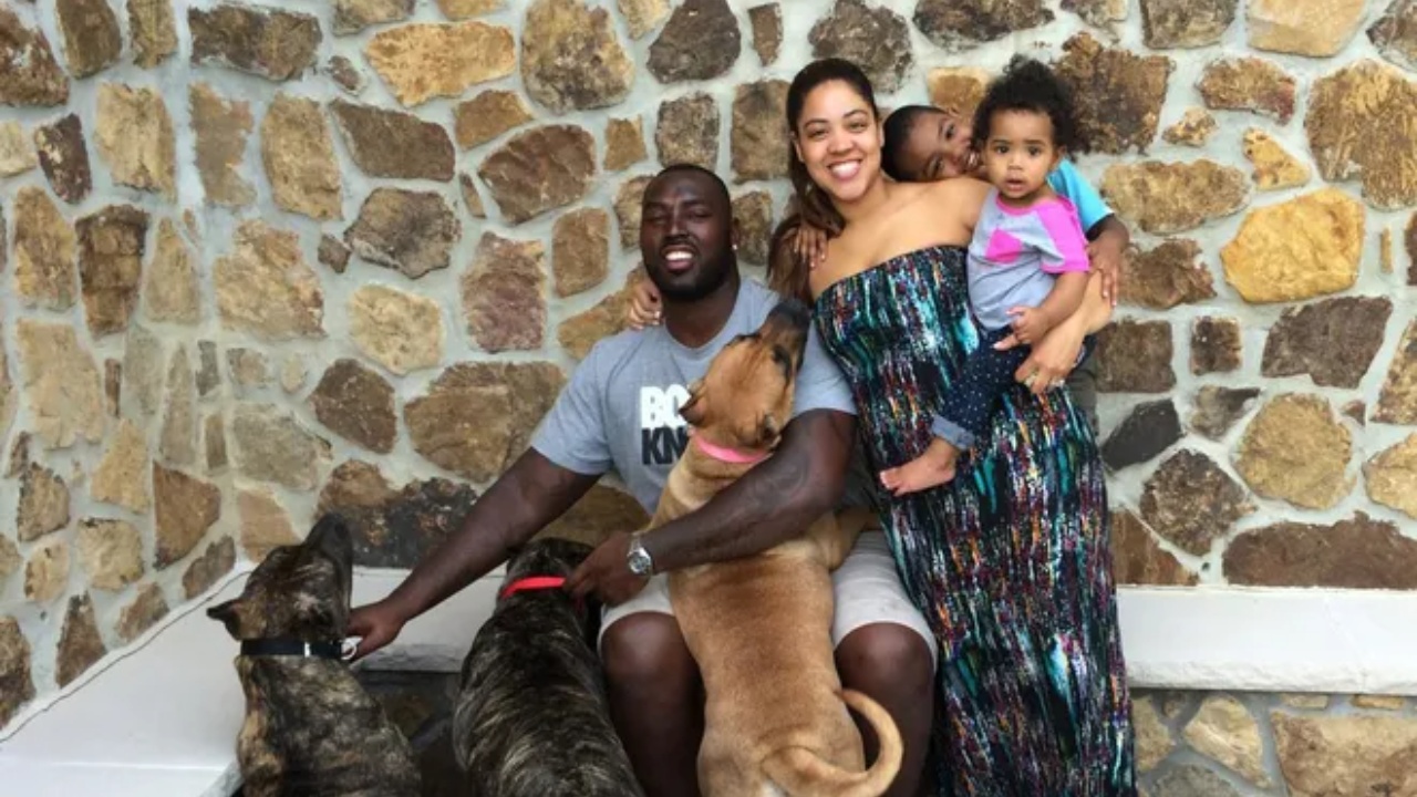 Arthur Jones with his wife and kids.