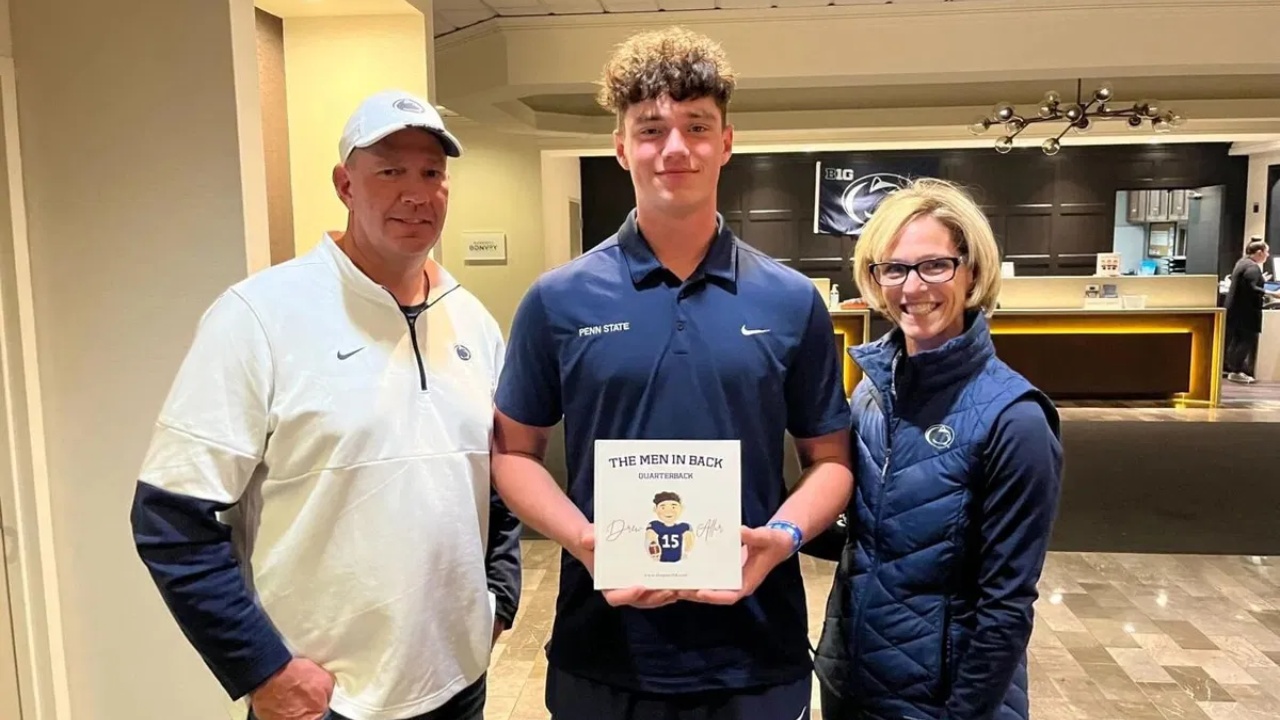 Drew Allar with his parents.