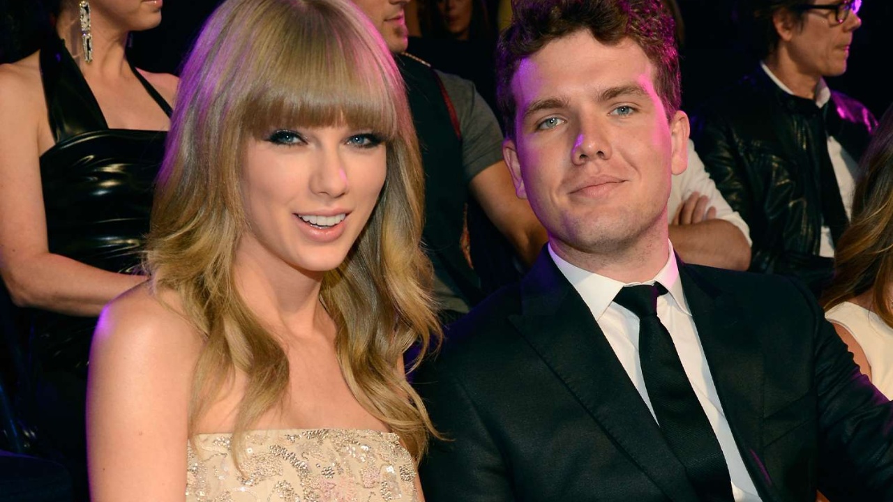 Taylor Swift with her brother.